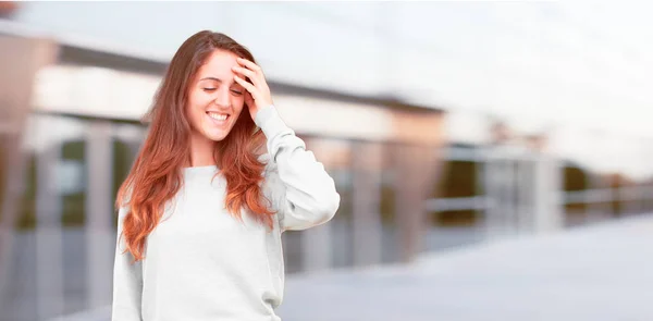 Junges Hübsches Mädchen Voller Körper Glücklich Einige Gute Und Überraschende — Stockfoto