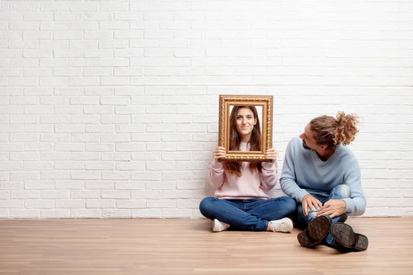 Happy Young Couple Sitting Floor New House Concept Love Moving — Stock Photo, Image