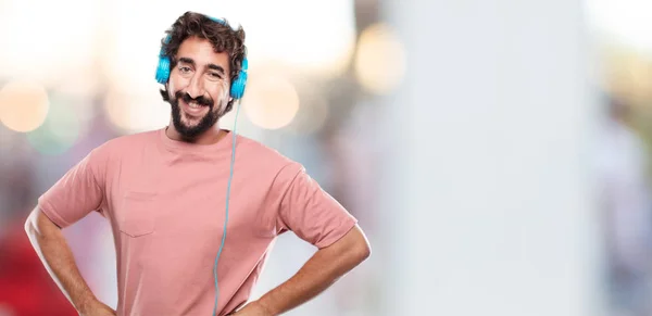 Joven Barbudo Con Una Mirada Orgullosa Satisfecha Feliz Con Ambas —  Fotos de Stock