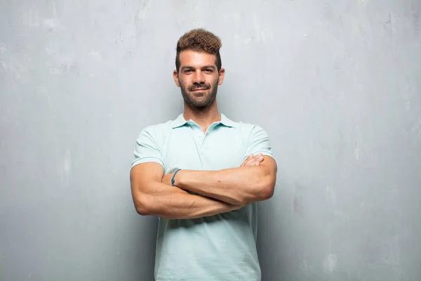 Joven Hombre Guapo Con Una Expresión Orgullosa Feliz Segura Aceptar — Foto de Stock