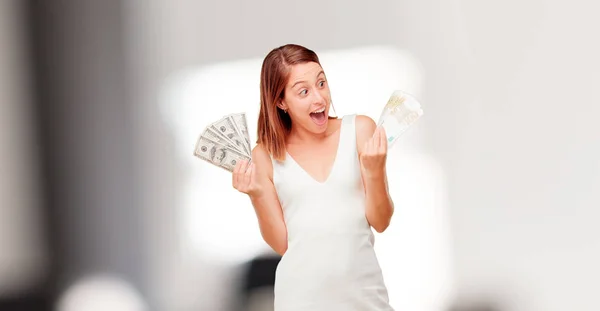 Joven Bonita Mujer Dinero Comprar Pagar Concepto — Foto de Stock