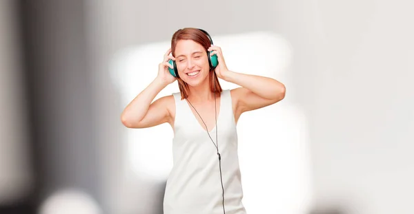 Young Pretty Woman Headphones — Stock Photo, Image