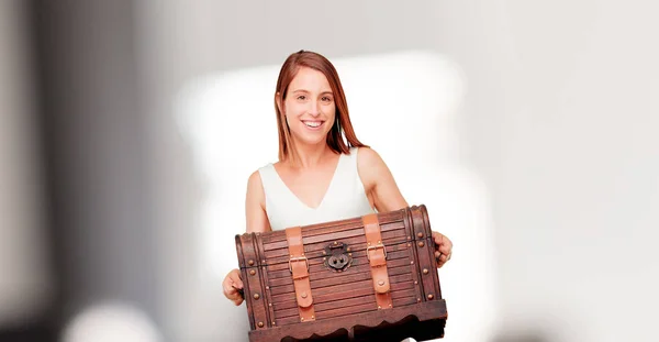 Young Pretty Woman Pirate Chest — Stock Photo, Image