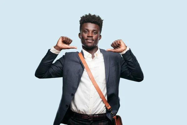 Jeune Homme Affaires Noir Avec Une Expression Fière Heureuse Confiante — Photo