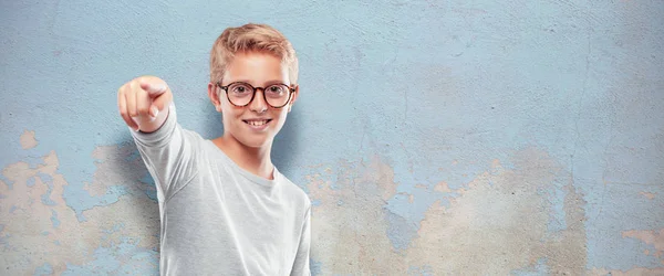 Jonge Blonde Knappe Jongen Concentrated Hard Een Idee Met Een — Stockfoto