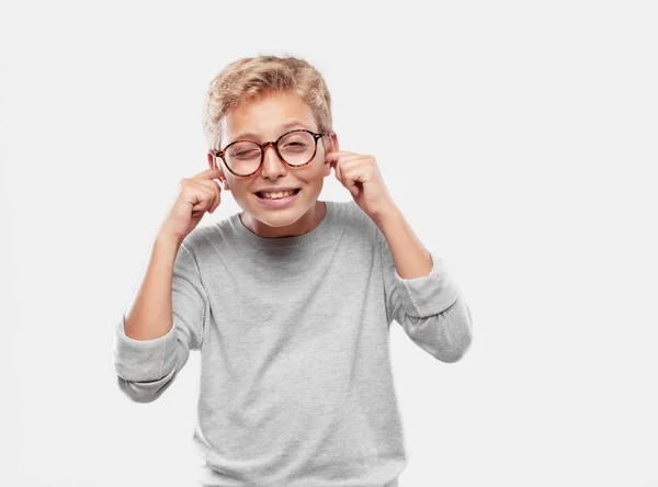 Jeune Garçon Blond Beau Avec Les Deux Mains Couvrant Les — Photo