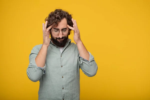 Junger Bärtiger Geschäftsmann Mit Einem Konzept — Stockfoto