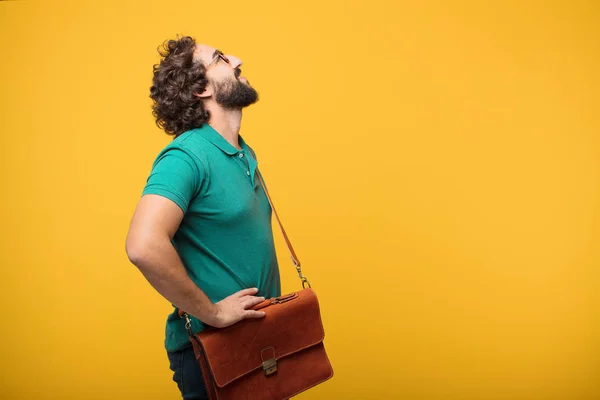 Joven Freelancer Hombre Expresando Concepto Contra Fondo Aislado Naranja — Foto de Stock