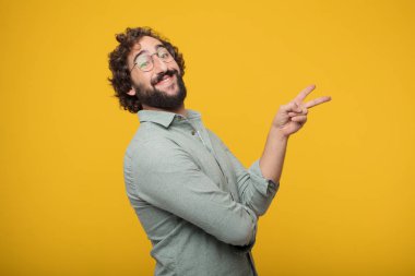 Genç sakallı işadamı bir kavramı ifade