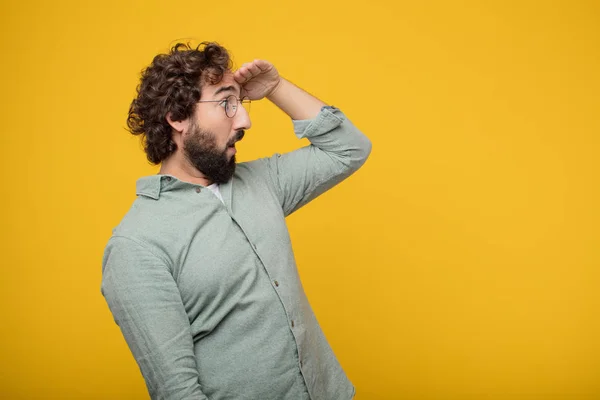 Joven Hombre Negocios Barbudo Expresando Concepto —  Fotos de Stock