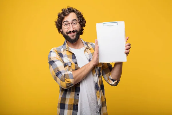 Ung Galen Galen Man Fool Pose Håller Ett Plakat — Stockfoto