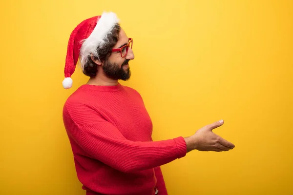 Kırmızı Gözlük Santa Claus Şapka Giyen Adam Genç Çılgın Sakallı — Stok fotoğraf