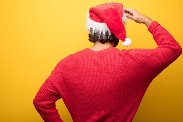 Jeune Homme Barbu Fou Portant Des Lunettes Rouges Santa Claus — Photo