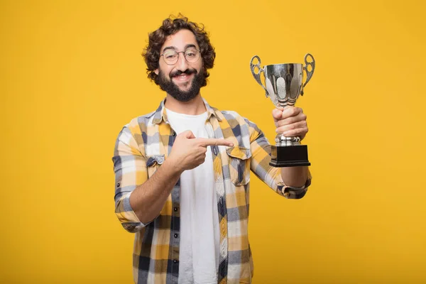 Joven Loco Loco Tonto Pose Con Trofeo — Foto de Stock