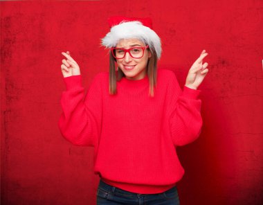 Genç güzel kadın Noel kavramı. Düzenlenebilir arka plan.