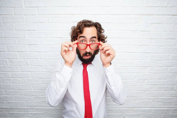 Hombre Negocios Loco Expresando Concepto Fondo Pared Ladrillo — Foto de Stock