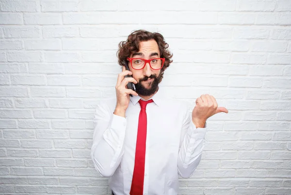 Hombre Negocios Loco Expresando Concepto Fondo Pared Ladrillo — Foto de Stock