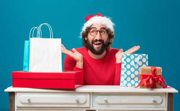 Jonge Man Met Geschenken Kerst Concept — Stockfoto