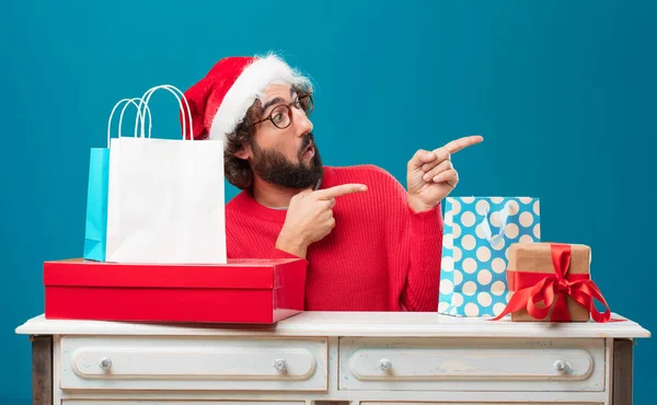 Jonge Man Met Geschenken Kerst Concept — Stockfoto