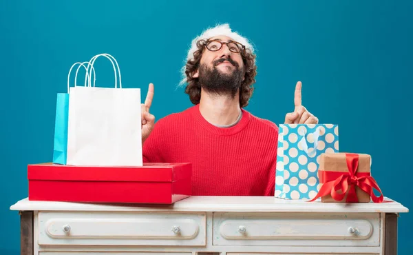 Jonge Man Met Geschenken Kerst Concept — Stockfoto