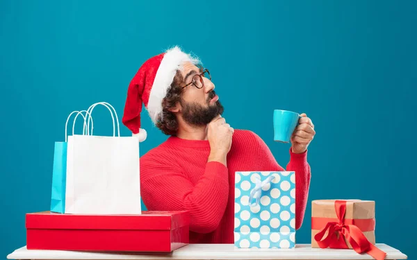 Jonge Man Met Geschenken Kerst Concept — Stockfoto