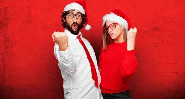 Jovem Casal Expressando Conceito Natal Casal Fundo Diferentes Camadas — Fotografia de Stock