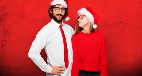 Jovem Casal Expressando Conceito Natal Casal Fundo Diferentes Camadas — Fotografia de Stock