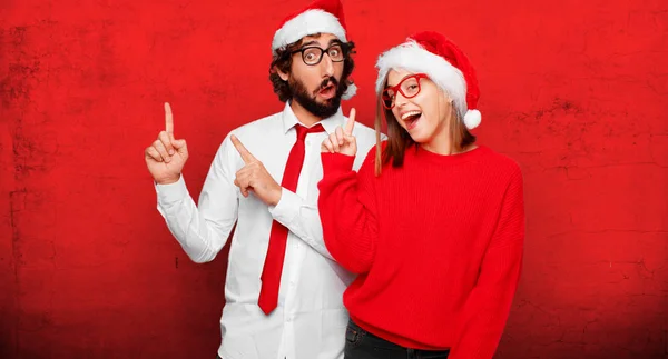 Jovem Casal Expressando Conceito Natal Casal Fundo Diferentes Camadas — Fotografia de Stock