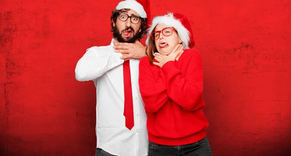 Jovem Casal Expressando Conceito Natal Casal Fundo Diferentes Camadas — Fotografia de Stock