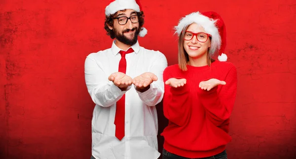 Jovem Casal Expressando Conceito Natal Casal Fundo Diferentes Camadas — Fotografia de Stock