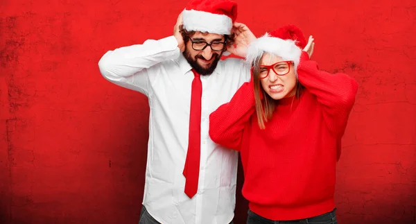 Jovem Casal Expressando Conceito Natal Casal Fundo Diferentes Camadas — Fotografia de Stock