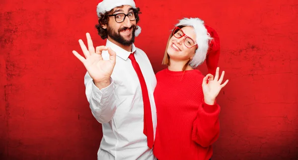 Jovem Casal Expressando Conceito Natal Casal Fundo Diferentes Camadas — Fotografia de Stock