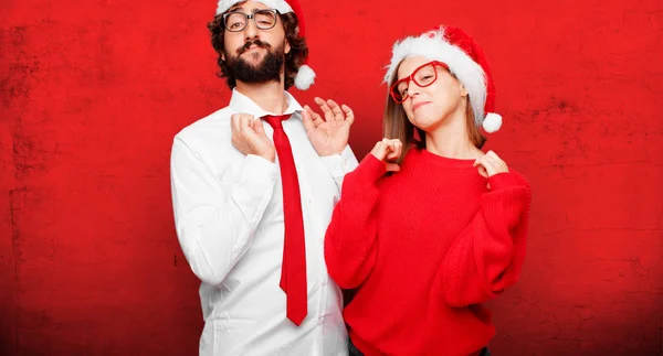 Jovem Casal Expressando Conceito Natal Casal Fundo Diferentes Camadas — Fotografia de Stock