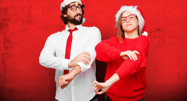 Jovem Casal Expressando Conceito Natal Casal Fundo Diferentes Camadas — Fotografia de Stock