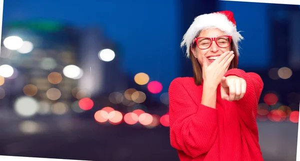 Junge Hübsche Frau Weihnachtskonzept Editierbarer Hintergrund — Stockfoto