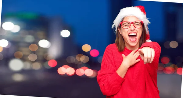 Junge Hübsche Frau Weihnachtskonzept Editierbarer Hintergrund — Stockfoto