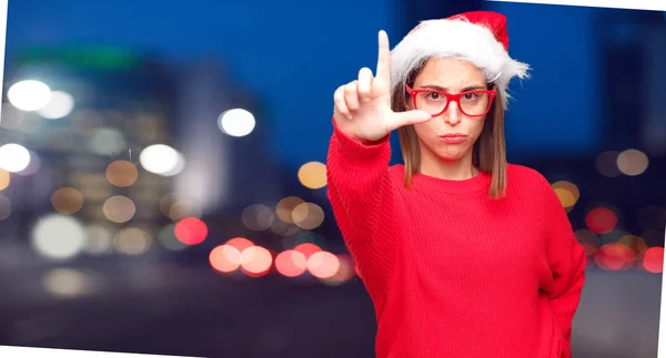 Junge Hübsche Frau Weihnachtskonzept Editierbarer Hintergrund — Stockfoto
