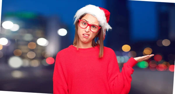 Junge Hübsche Frau Weihnachtskonzept Editierbarer Hintergrund — Stockfoto