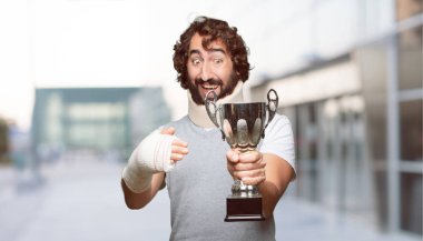 Genç adam kırık kemikler. Yaralanma ve kaza kavramı kurbanı.