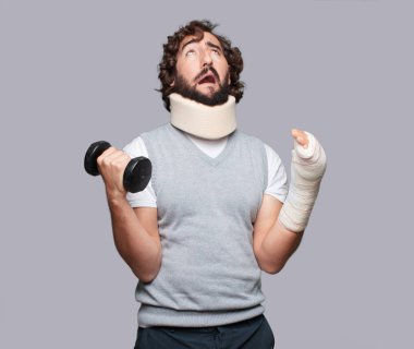 Genç adam kırık kemikler. Yaralanma ve kaza kavramı kurbanı.