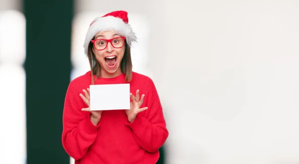 Junge Hübsche Frau Weihnachtskonzept Editierbarer Hintergrund — Stockfoto