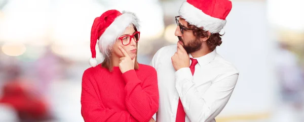 Joven Pareja Expresando Concepto Navidad Pareja Fondo Diferentes Capas —  Fotos de Stock