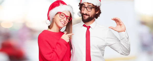 Joven Pareja Expresando Concepto Navidad Pareja Fondo Diferentes Capas — Foto de Stock