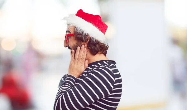 Junger Mann Mit Weihnachtsmütze Weihnachtskonzept — Stockfoto