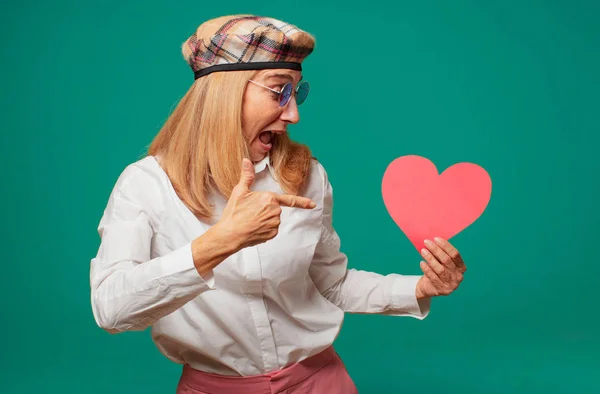 Mujer Bonita Senior Con Concepto San Valentín — Foto de Stock