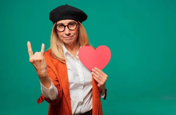 Mulher Bonita Sênior Com Conceito Dia Dos Namorados — Fotografia de Stock