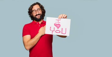 Sevgililer günü konsepti ile genç deli adam