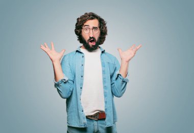 Genç aptal, korkmuş ve korkmuş.