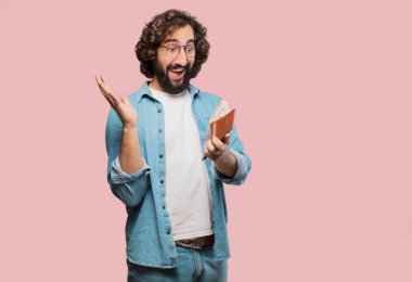 Cüzdanı olan genç aptal adam.