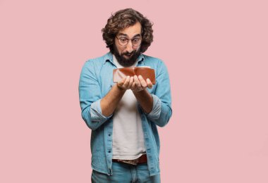 Cüzdanı olan genç aptal adam.